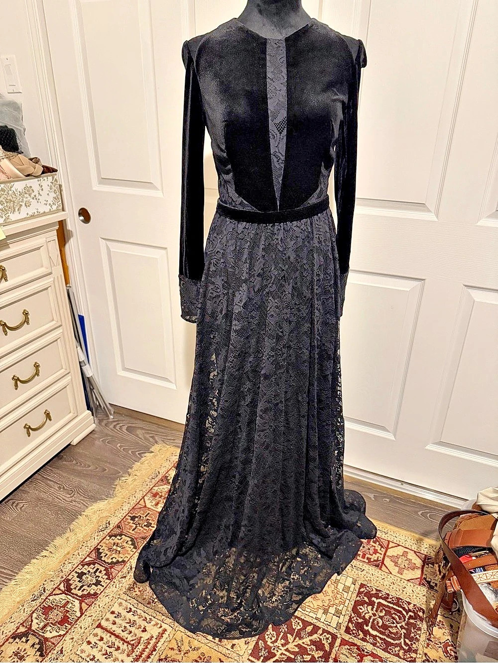 Velvety Couture Black Lace Maxi Dress Size Small NWT